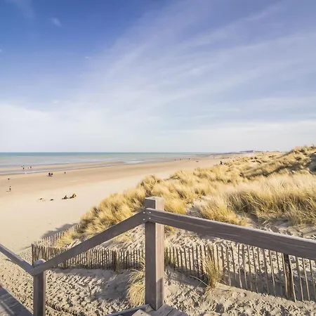 Seaside Getaway W Balcony